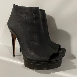 BCBG LEATHER BOOTIES